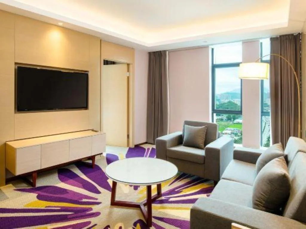 Lavande Hotel Shanwei Haifeng Fenghuang New City Tianhong Plaza