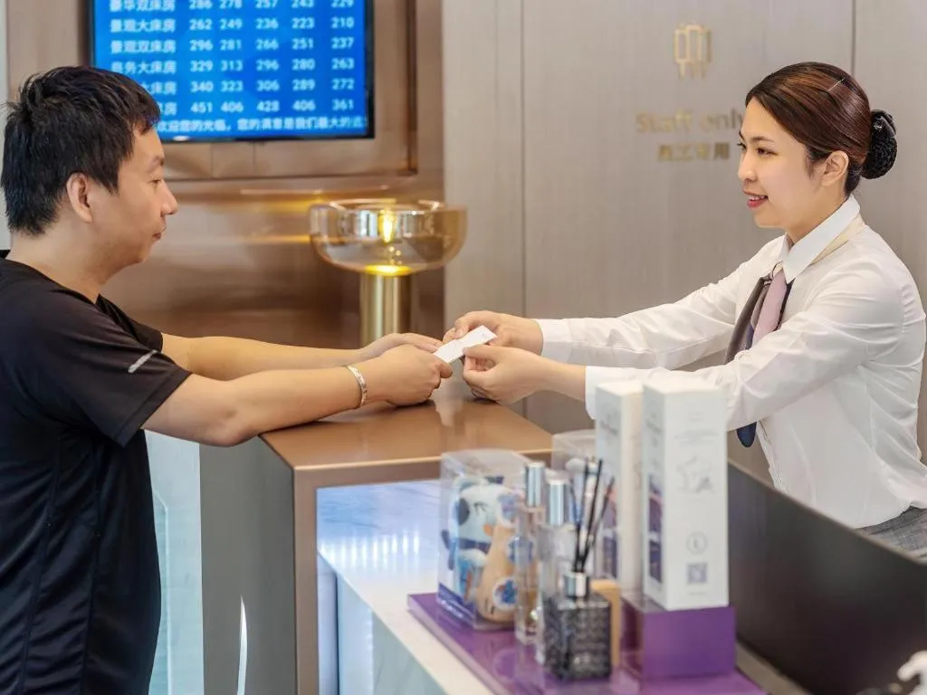 Lavande Hotel Pingnan Financial Investment Building