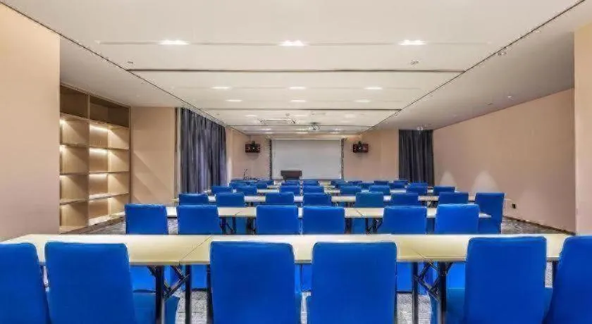 Lavande Hotel Pingnan Financial Investment Building