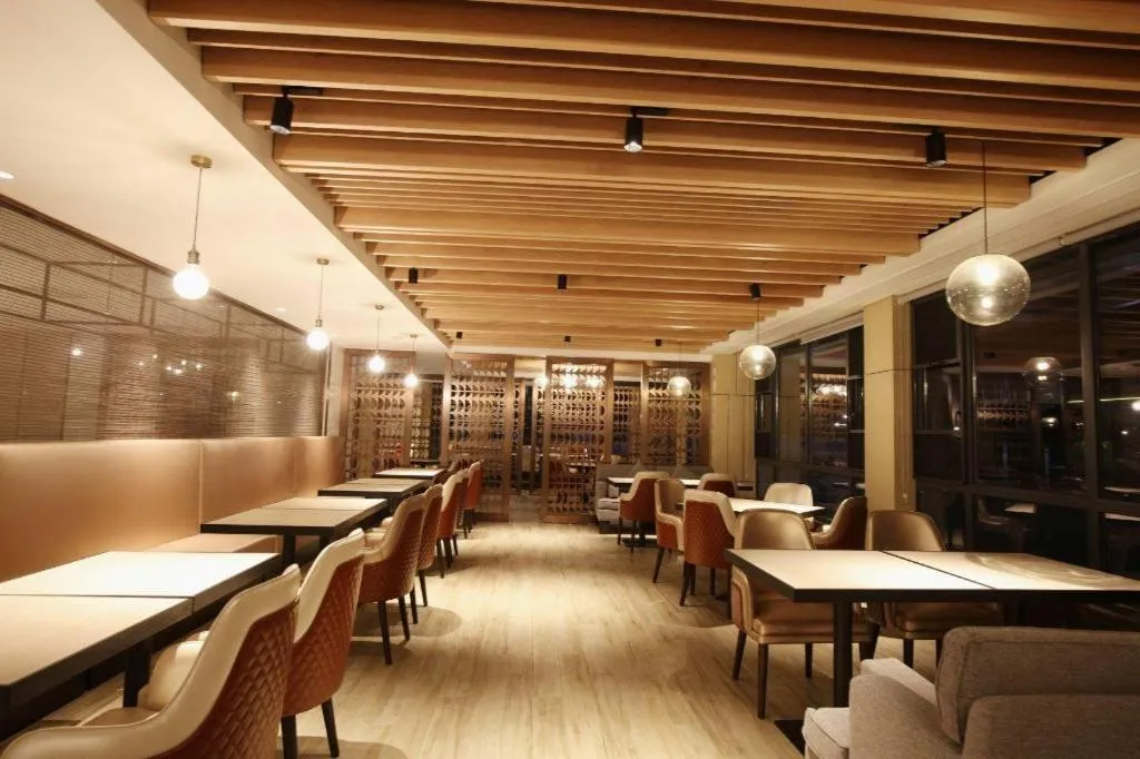 Lavande Hotel Nanchong Xihua Shida