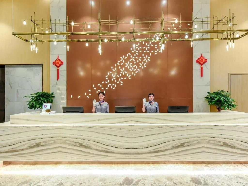 Lavande Hotel Nanchong Xihua Shida