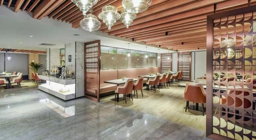 Lavande Hotel Nanchong Xihua Shida