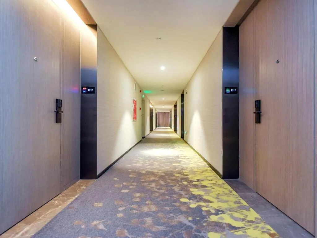 Lavande Hotel Nanchong Xihua Shida