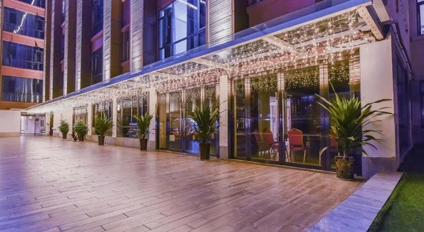 Lavande Hotel Nanchong Xihua Shida