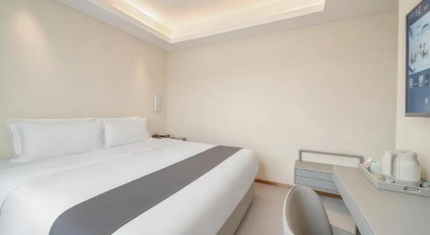 Bed in Lavande Hotel Guangzhou Zoo Huanghuagang Metro Station