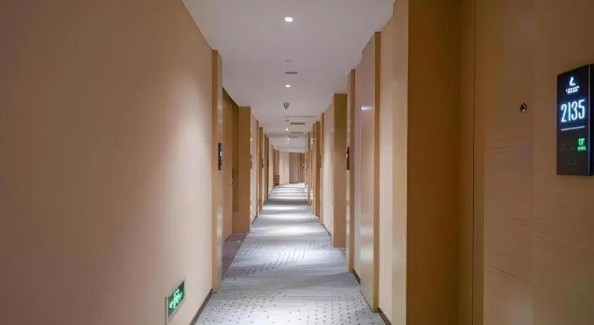 Lavande Hotel Shenzhen Jingtian Metro Station