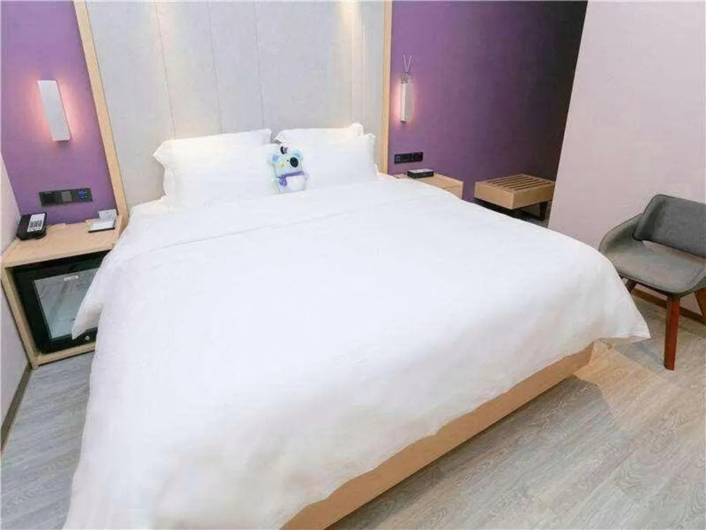 Bed in Lavande Hotel Shenzhen Jingtian Metro Station