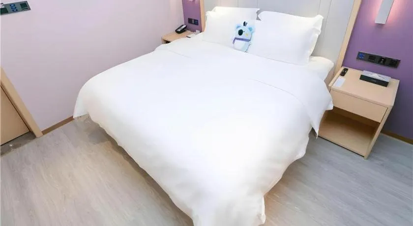 Bed in Lavande Hotel Shenzhen Jingtian Metro Station