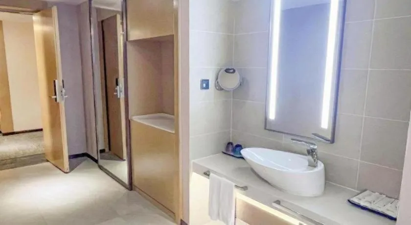 Lavande Hotel Huizhou Shiwan