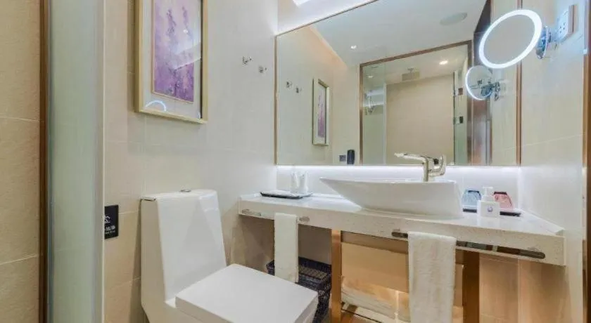 Lavande Hotel Shenzhen Bay Houhai Avenue