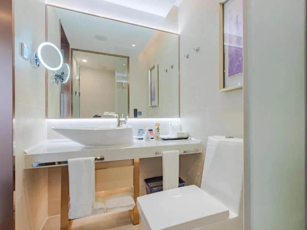 Lavande Hotel Shenzhen Bay Houhai Avenue