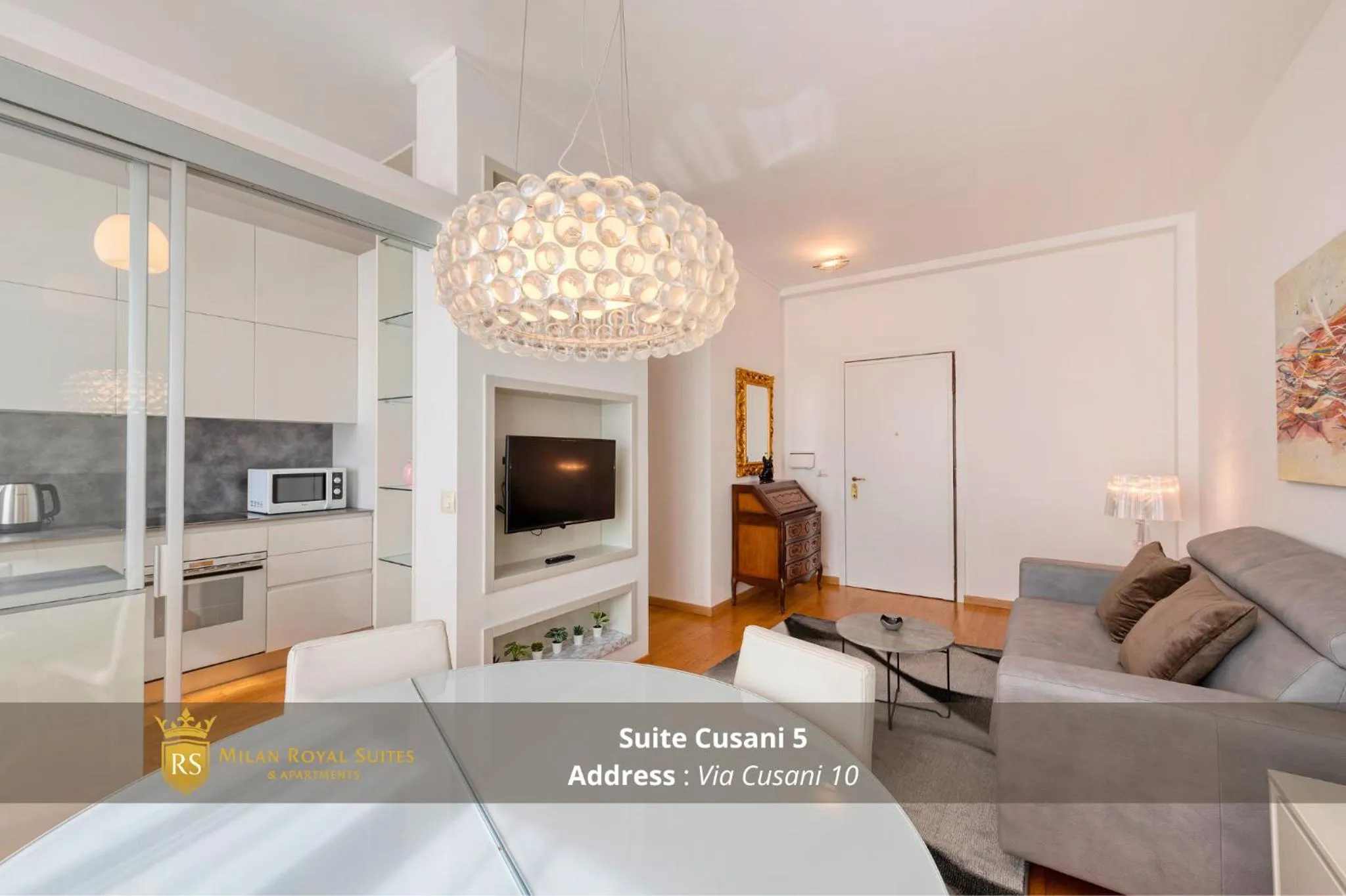 Communal lounge/ TV room in Milan Royal Suites - Centro Brera