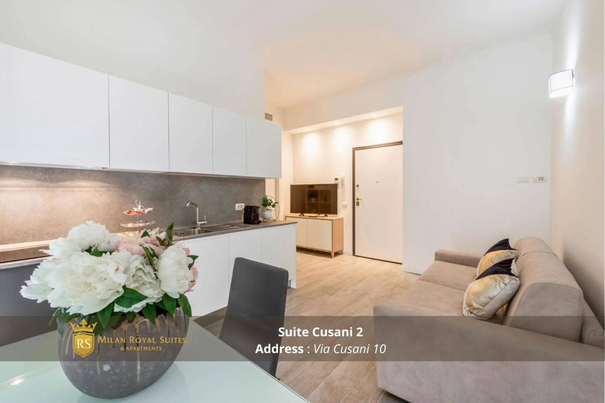 Communal lounge/ TV room in Milan Royal Suites - Centro Brera