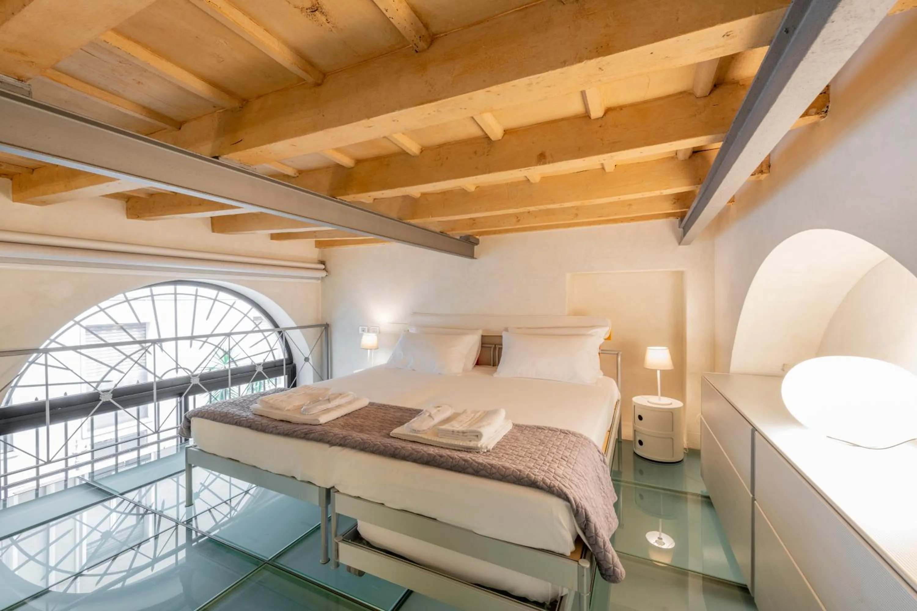 Bed in Milan Royal Suites - Centro Brera