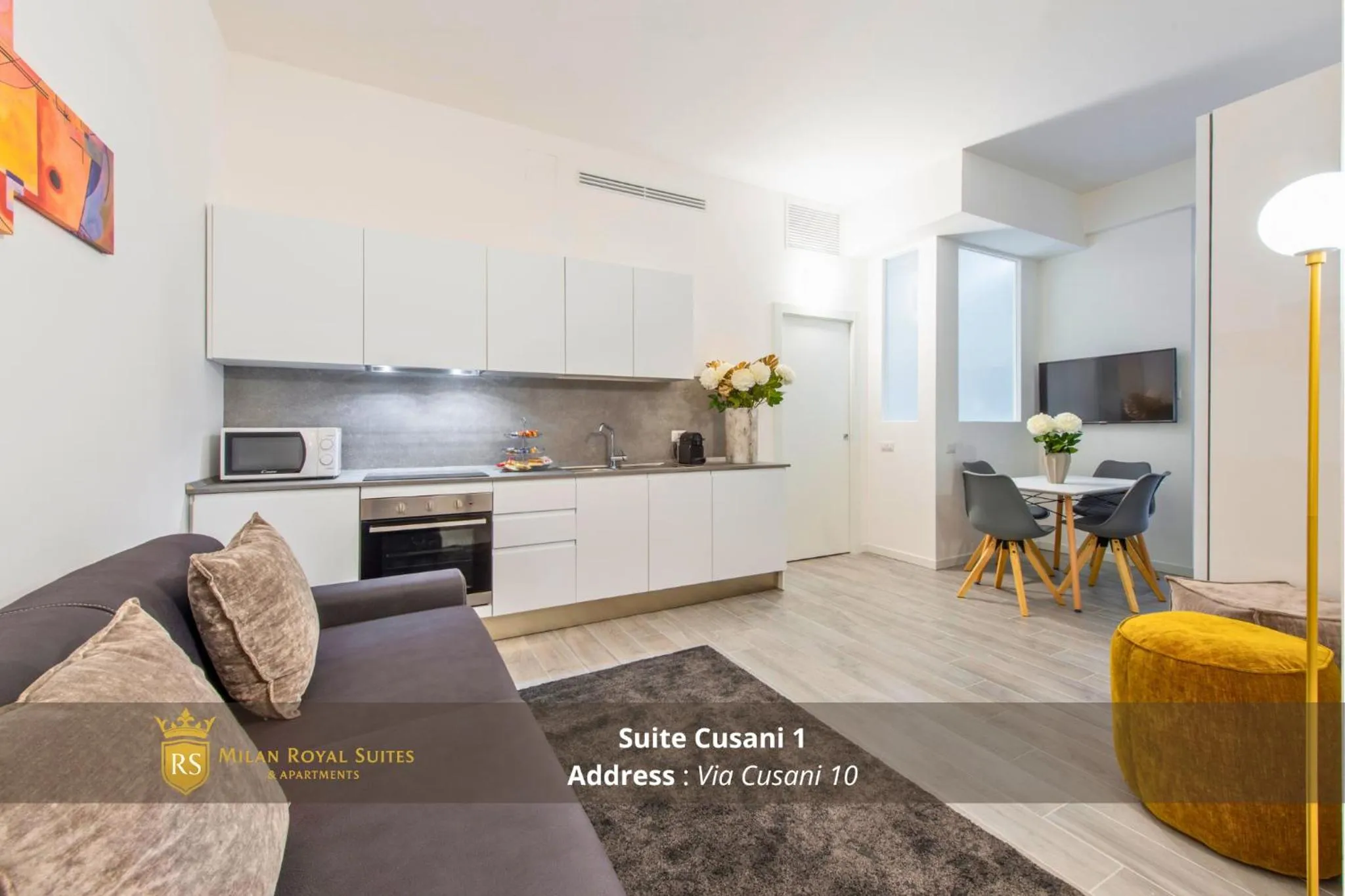 Communal lounge/ TV room in Milan Royal Suites - Centro Brera