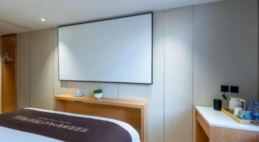 Bed in Super 8 Hotel Beijing South Railway Station Majiabao Metro Station