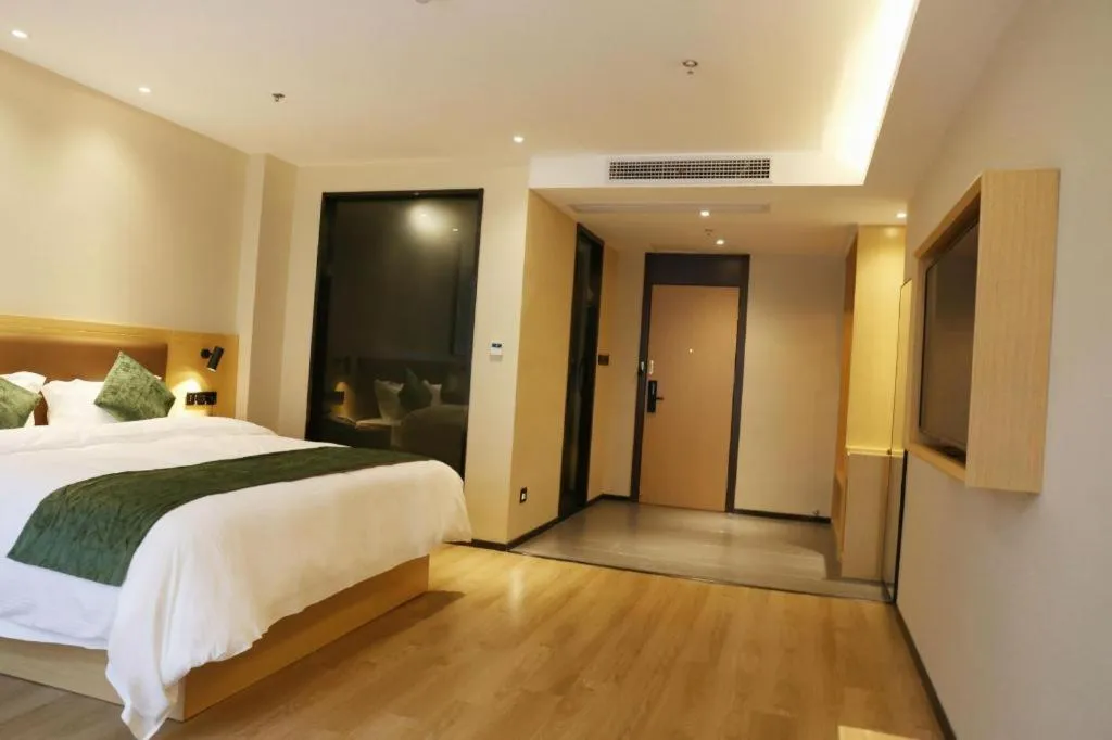 Bed in Green Tree Inn Express Chizhou Gymnasium