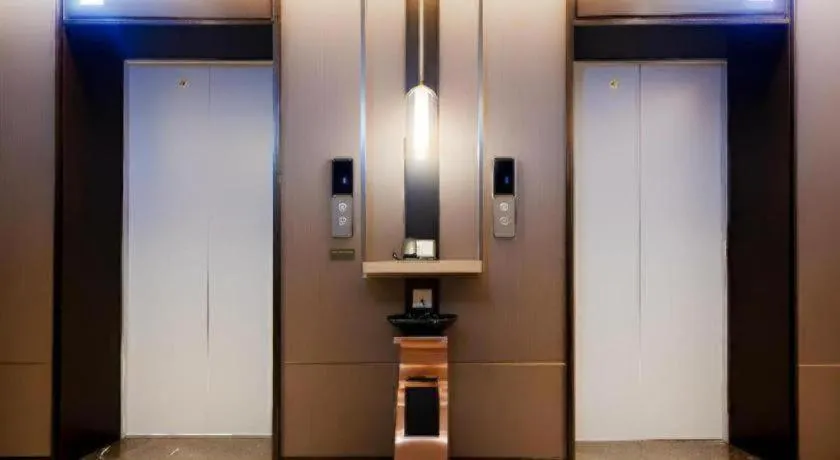 Echeng Hotel Hezhou Shizheng Square