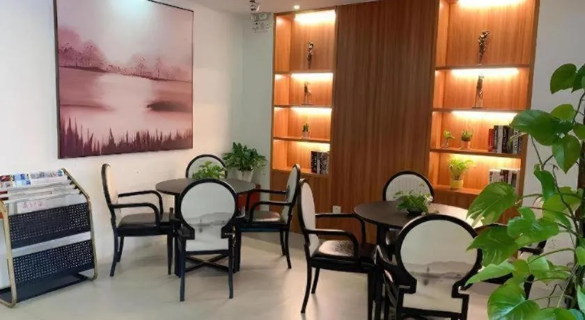 JTOUR Inn Maoming High-Speed Railway Station