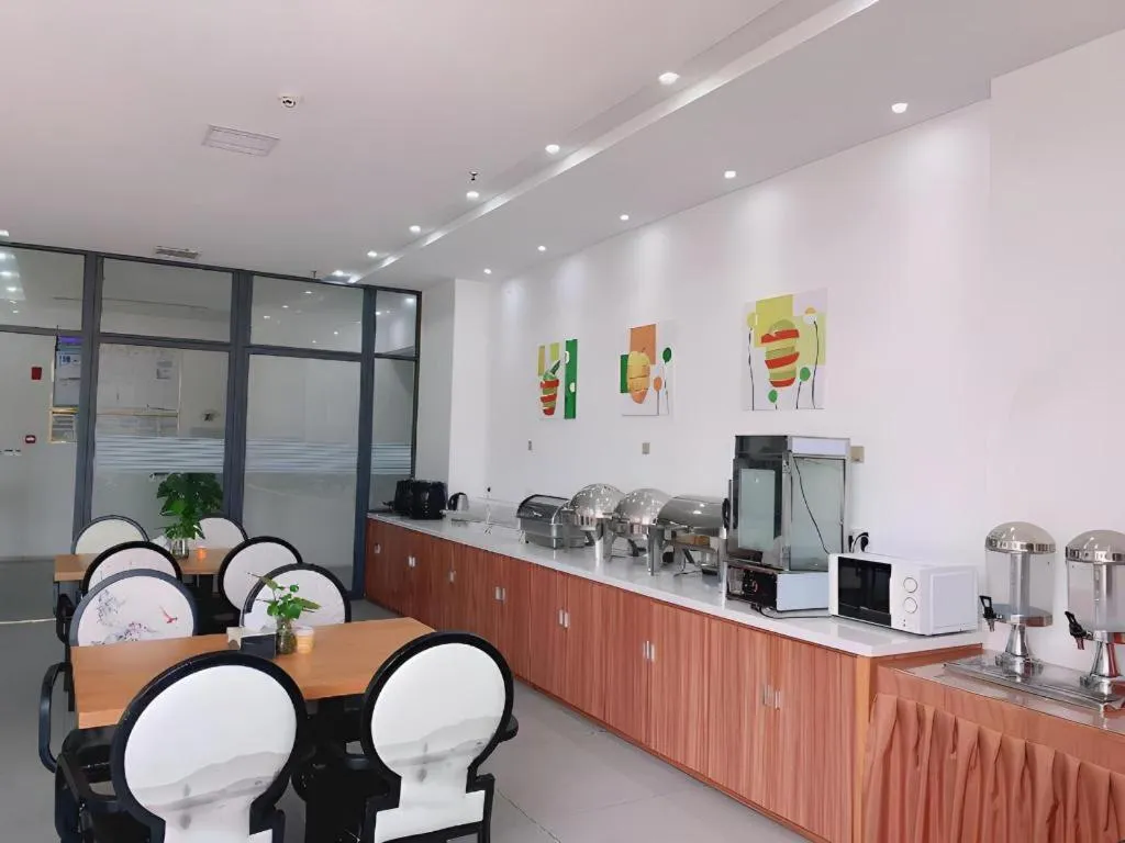 JTOUR Inn Maoming High-Speed Railway Station