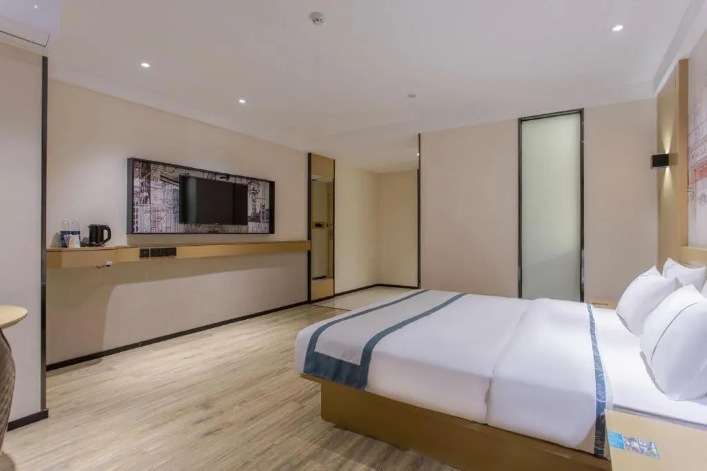 Bed in City Comfort Inn Handan New Century Plaza