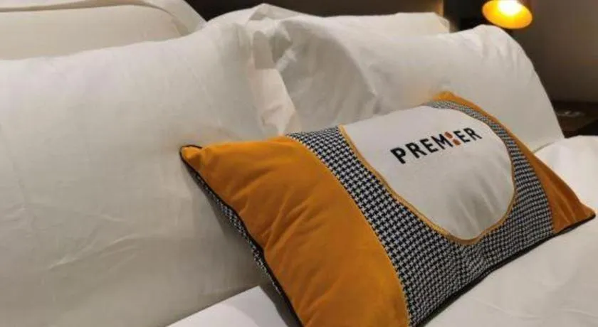 Bed in Premier City Comfort Hotel Wuhan Hankou Railway Station Changgang Road Metro Station