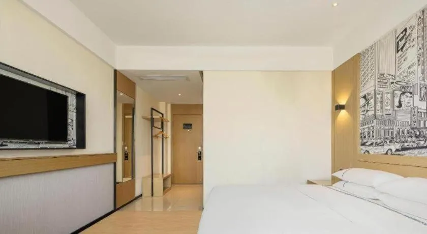 Bed in City Comfort Inn Liuzhou Liudong New District Hualing Youlinghui