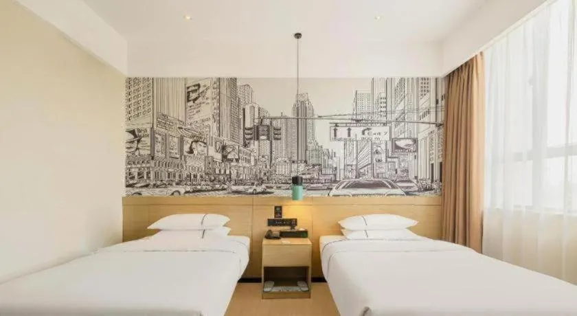 Bed in City Comfort Inn Liuzhou Liudong New District Hualing Youlinghui