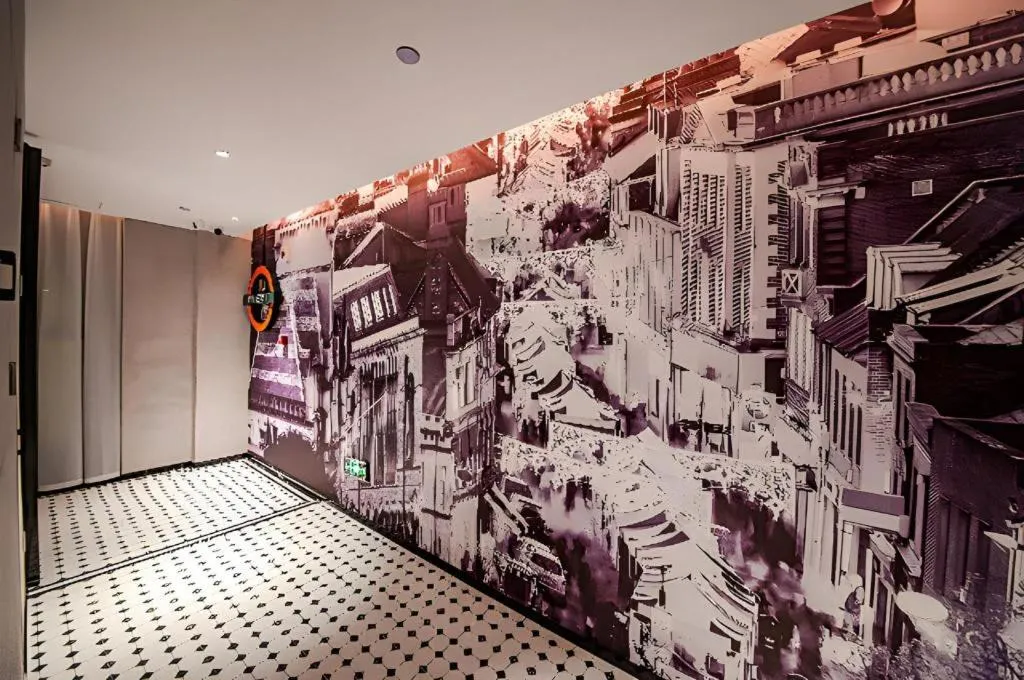 City Comfort Premier Hotel Liuzhou Wuxing Pedestrian Street Jinggu Building