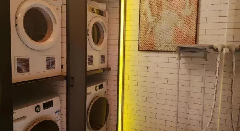 City Comfort Premier Hotel Liuzhou Wuxing Pedestrian Street Jinggu Building