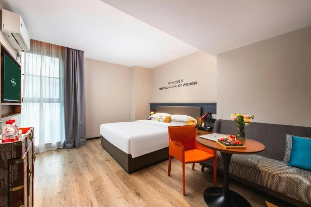 Bed in City Comfort Premier Hotel Liuzhou Wuxing Pedestrian Street Jinggu Building