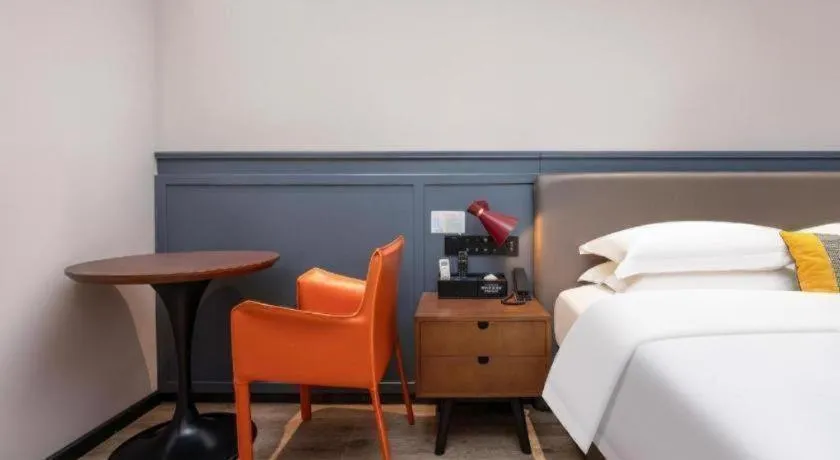 Bed in City Comfort Premier Hotel Liuzhou Wuxing Pedestrian Street Jinggu Building