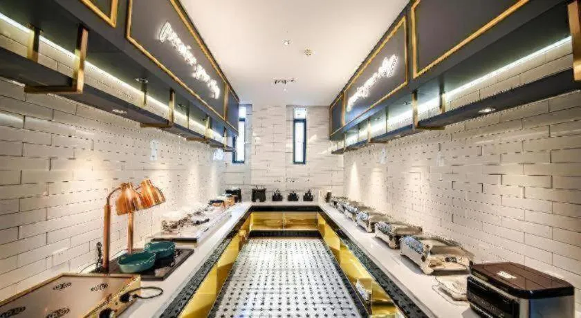 City Comfort Premier Hotel Liuzhou Wuxing Pedestrian Street Jinggu Building