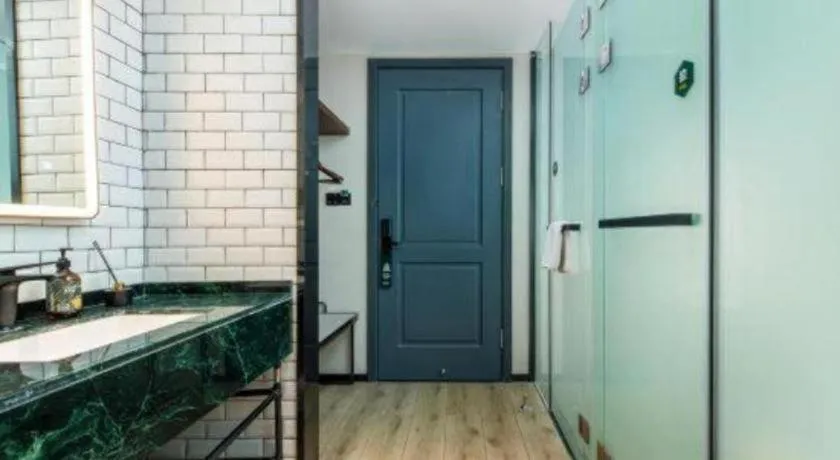 City Comfort Premier Hotel Liuzhou Wuxing Pedestrian Street Jinggu Building