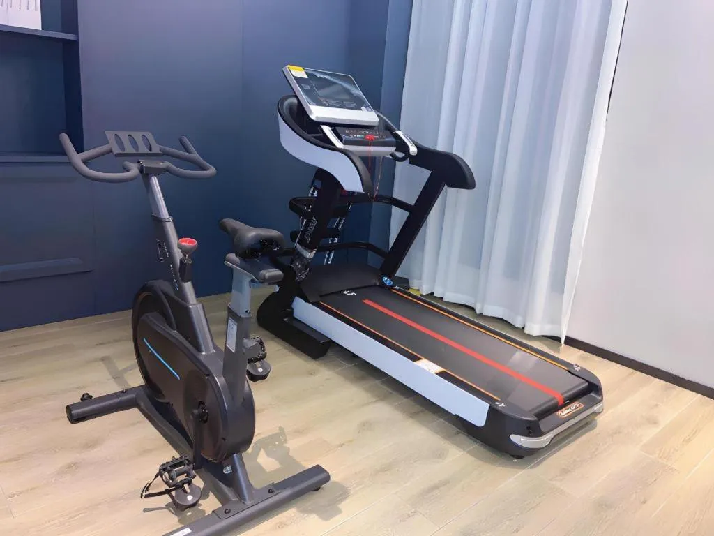 City Comfort Premier Hotel Liuzhou Wuxing Pedestrian Street Jinggu Building