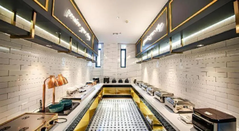 City Comfort Premier Hotel Liuzhou Wuxing Pedestrian Street Jinggu Building