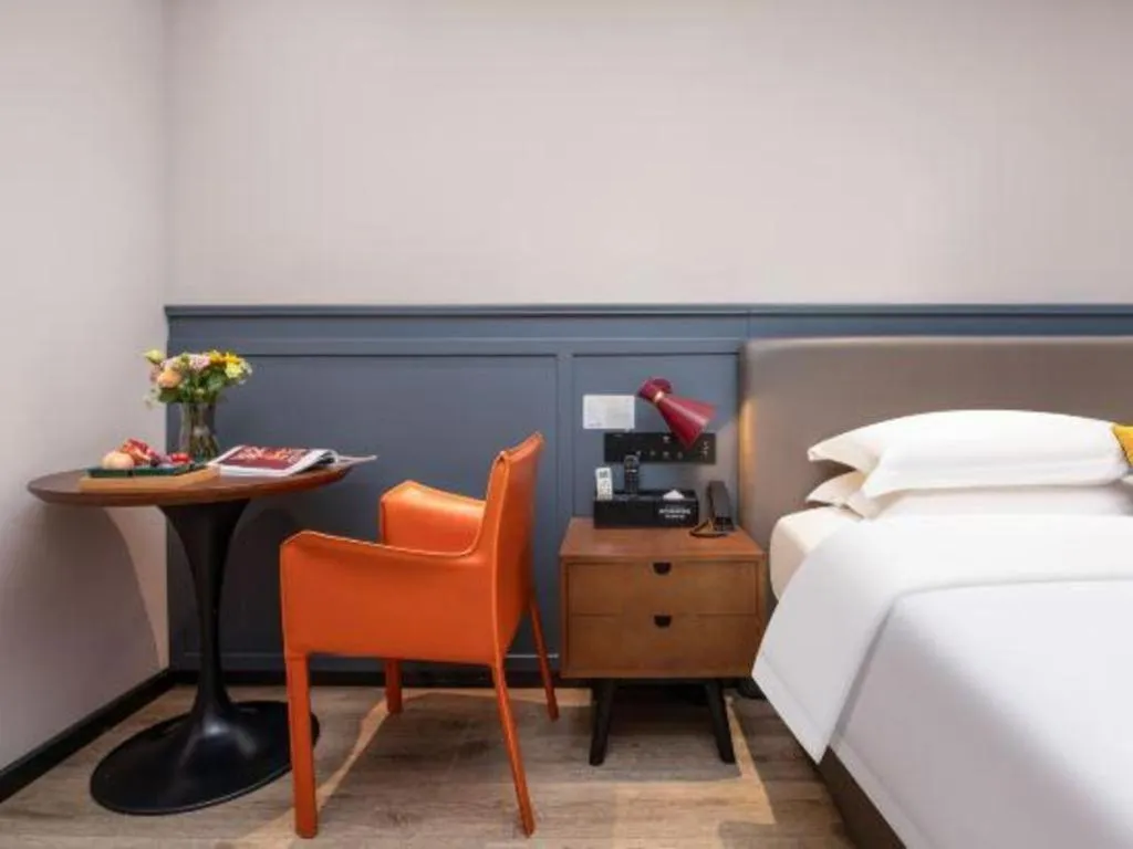 Bed in City Comfort Premier Hotel Liuzhou Wuxing Pedestrian Street Jinggu Building