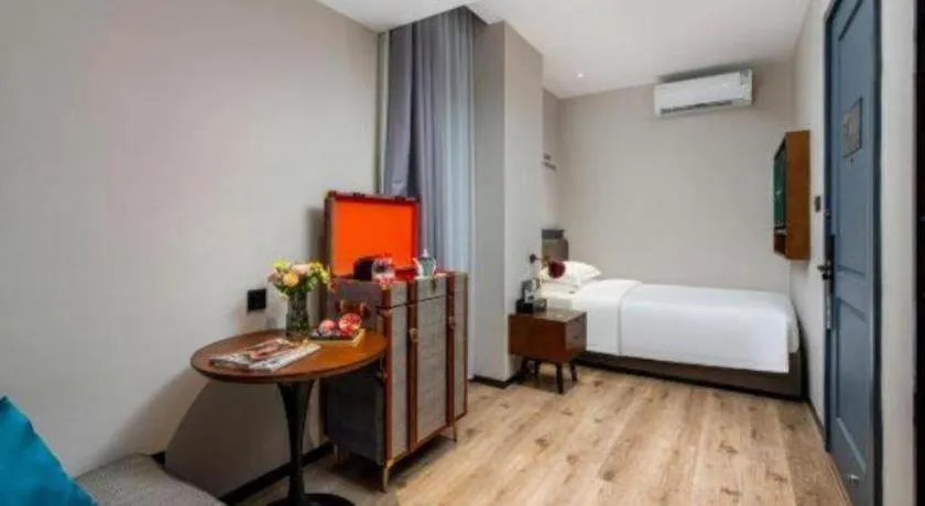Bed in City Comfort Premier Hotel Liuzhou Wuxing Pedestrian Street Jinggu Building