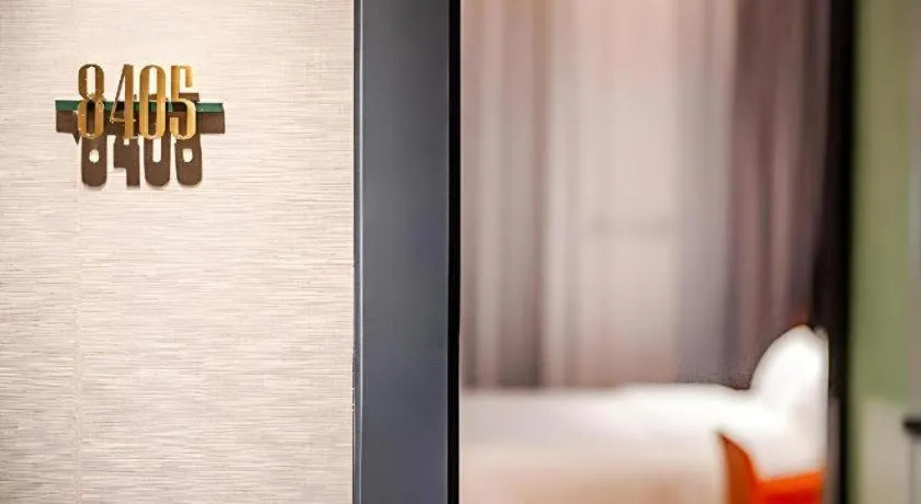 Bed in City Comfort Premier Hotel Liuzhou Wuxing Pedestrian Street Jinggu Building