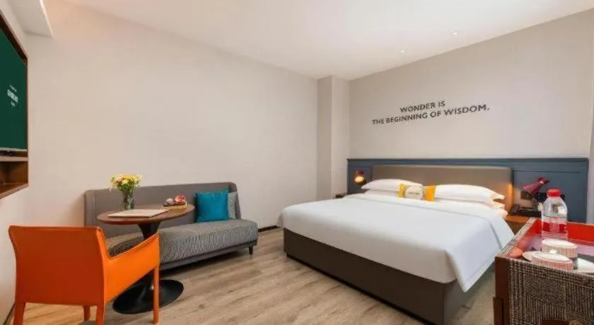 Bed in City Comfort Premier Hotel Liuzhou Wuxing Pedestrian Street Jinggu Building