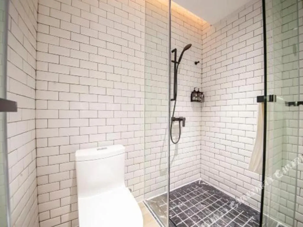 City Comfort Premier Hotel Liuzhou Wuxing Pedestrian Street Jinggu Building