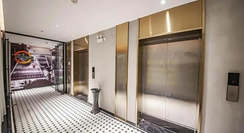 City Comfort Premier Hotel Liuzhou Wuxing Pedestrian Street Jinggu Building