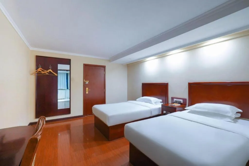 Bed in Green Tree Inn Urumqi San'gong Metro Station Exit