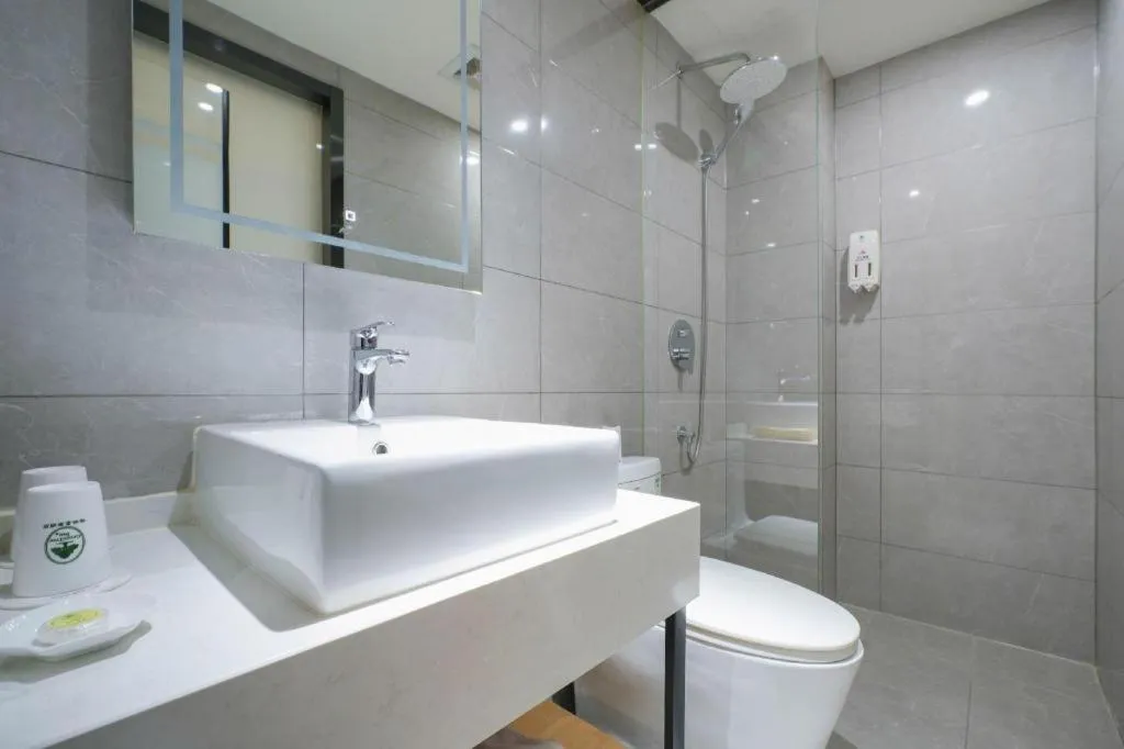 Green Tree Inn Urumqi San'gong Metro Station Exit