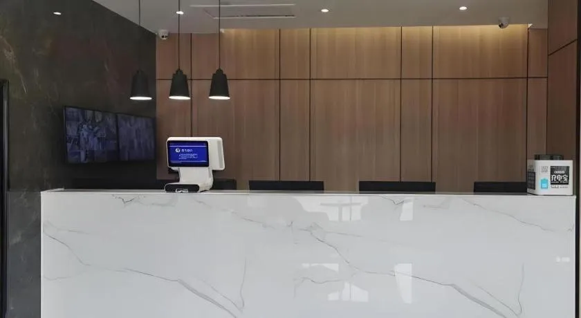 Green Tree Inn Urumqi San'gong Metro Station Exit