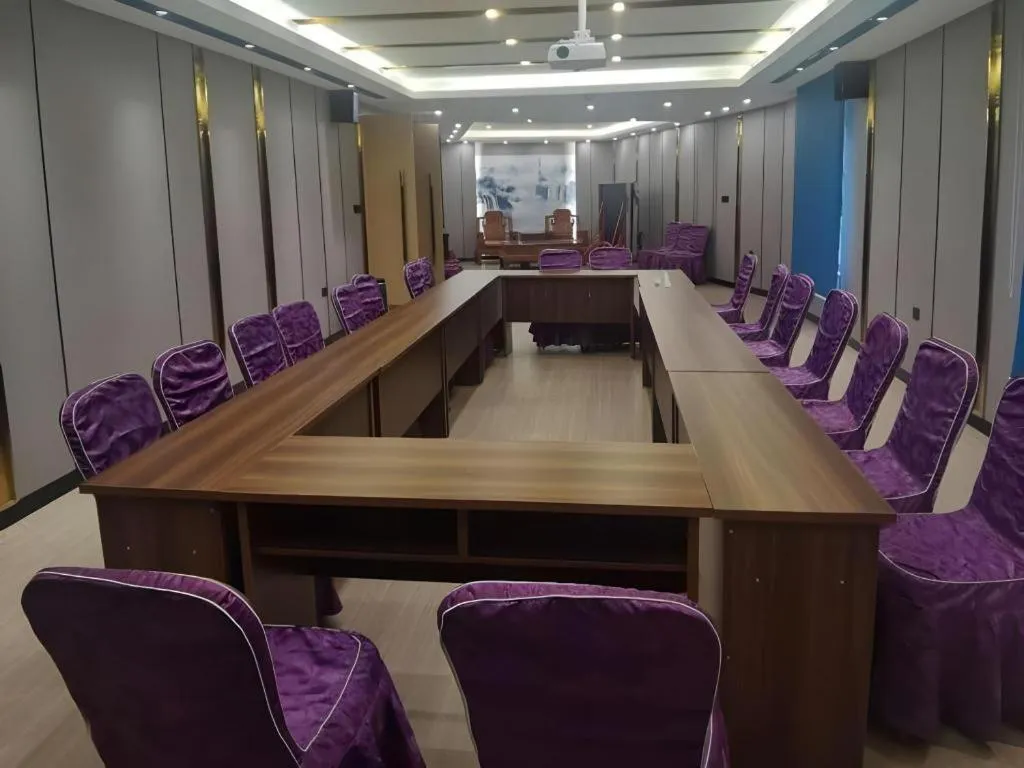 Green Tree Inn Urumqi San'gong Metro Station Exit