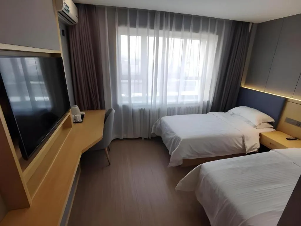 Bed in Green Tree Inn Urumqi San'gong Metro Station Exit