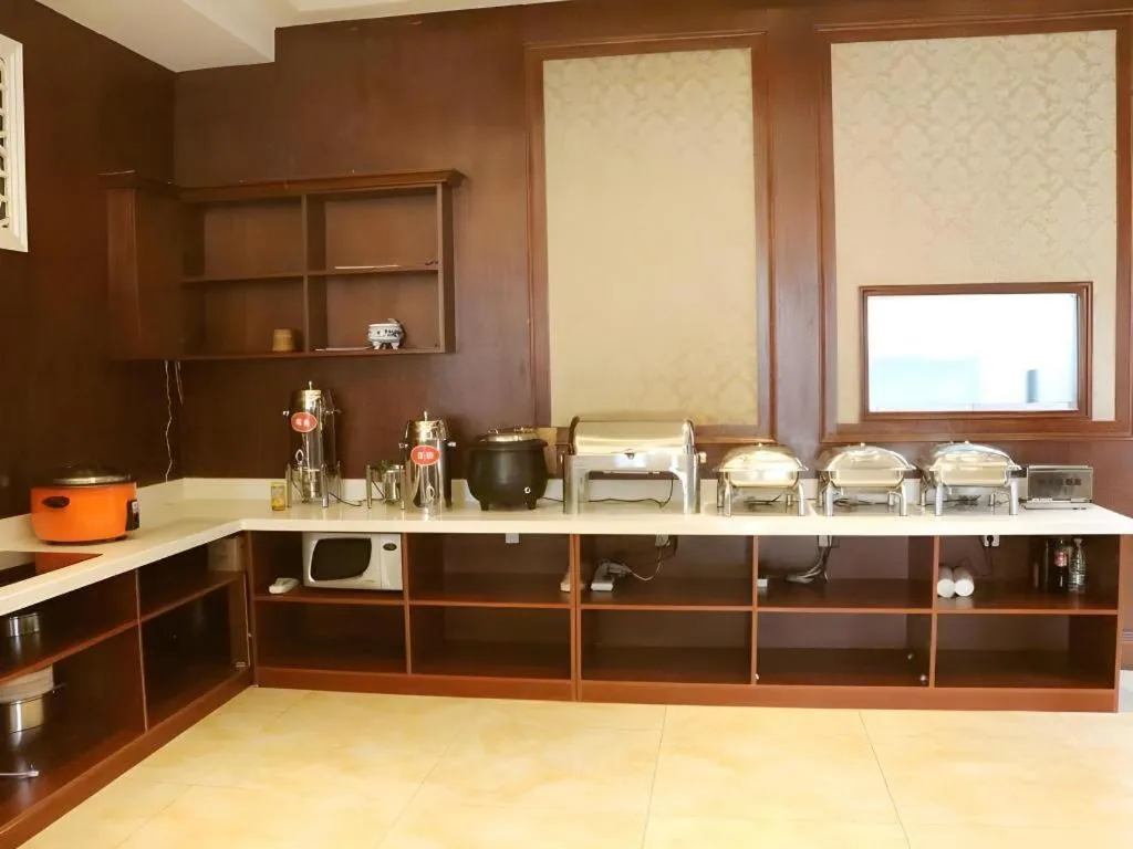 Green Tree Inn Urumqi San'gong Metro Station Exit