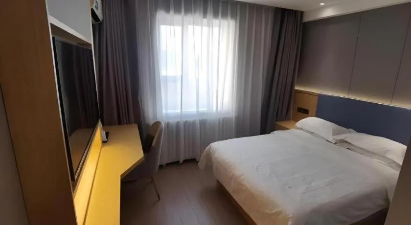 Bed in Green Tree Inn Urumqi San'gong Metro Station Exit