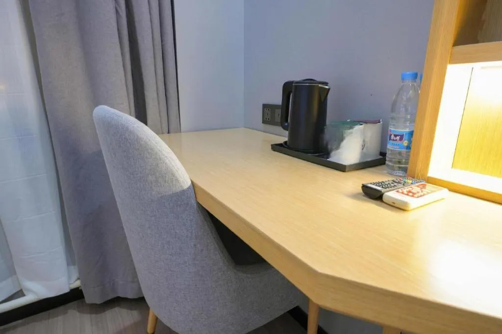 Green Tree Inn Urumqi San'gong Metro Station Exit